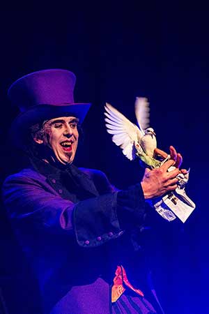 gala avec magicien oiseaux